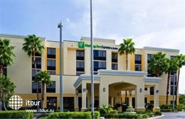Holiday Inn Hotel & Suites 22