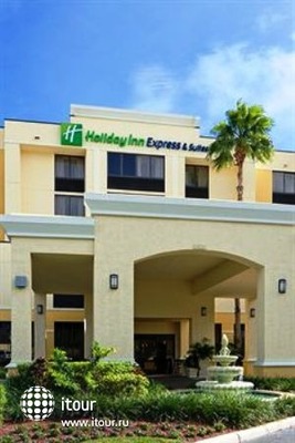 Holiday Inn Hotel & Suites 25