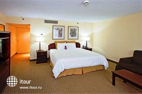 Crowne Plaza Miami Airport 25