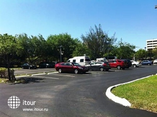 Holiday Inn Express Miami Airport Doral Area 10