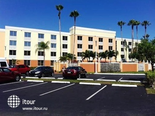 Holiday Inn Express Miami Airport Doral Area 2