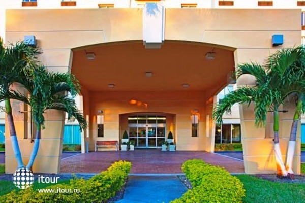 Holiday Inn Express Miami Airport Doral Area 16