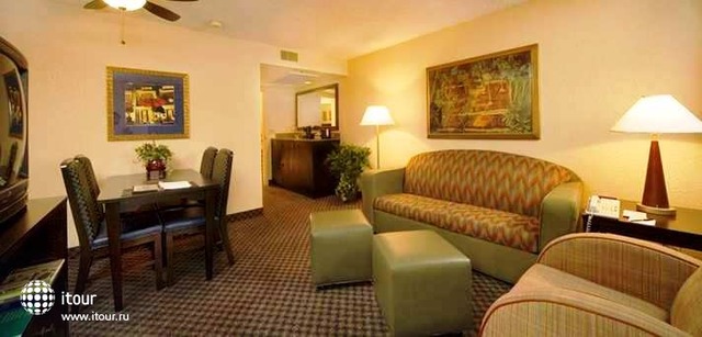 Embassy Suites Miami International Airport 21