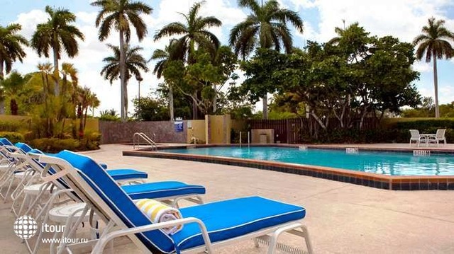 Doubletree By Hilton Hotel Miami Airport & Convention Center 11