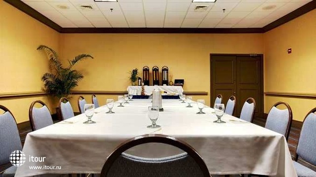 Doubletree By Hilton Hotel Miami Airport & Convention Center 13