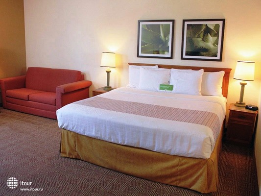 La Quinta Inn & Suites Sunrise Sawgrass Mills 6