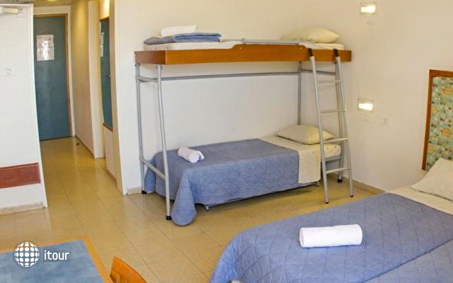 Massada Guest House & Youth Hostel 11