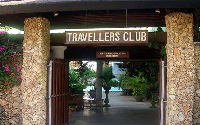 Travellers Beach Hotel & Club 18