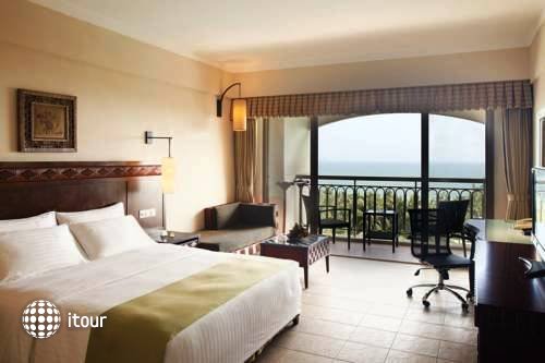 Holiday Inn Resort Sanya Bay 11