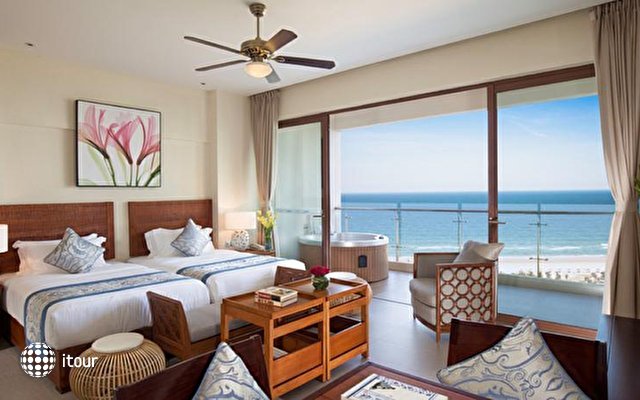 Aloha Oceanfront Suite Resort 6