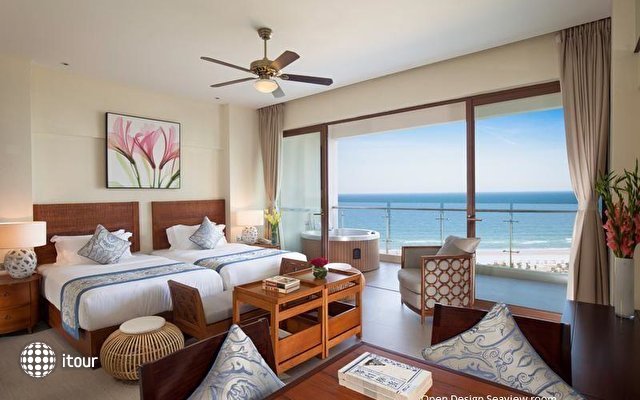 Aloha Oceanfront Suite Resort 12
