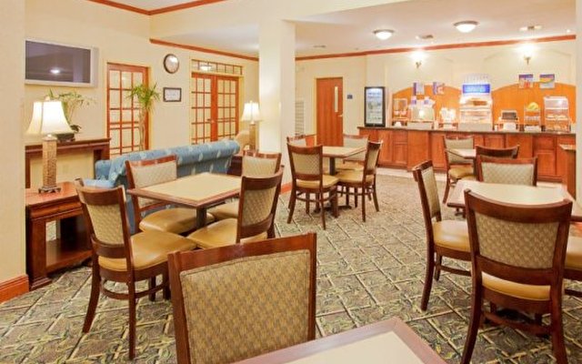 Holiday Inn Hotel & Suites Panama 16