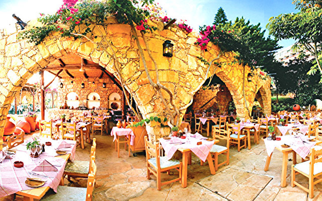 Le Meridien Limassol Spa & Resort 8