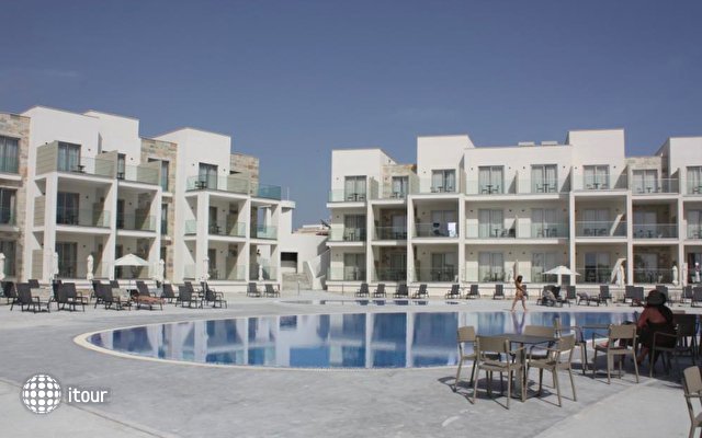 Amphora Beach Resort & Suites 14