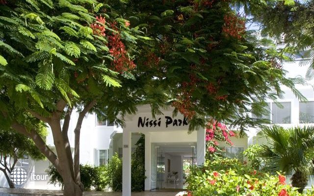 Nissi Park Hotel 24
