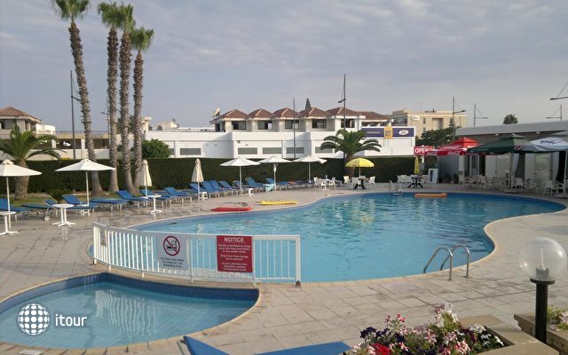 Androthea Hotel Apartments 4