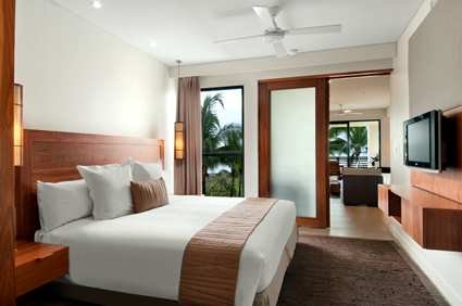 Fiji Beach Resort & Spa 18