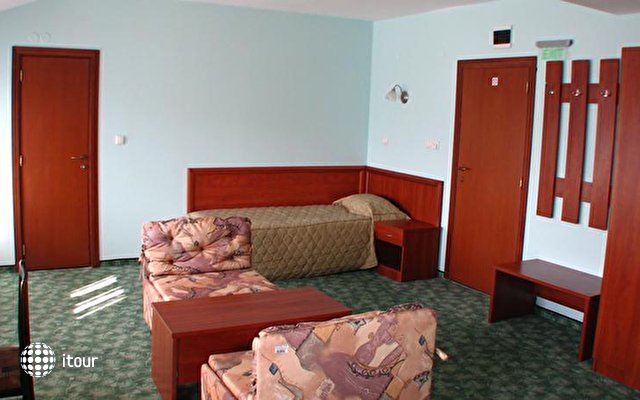Bariakov Family Hotel 36