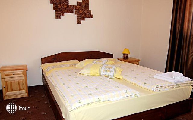 Helios Guest House 14