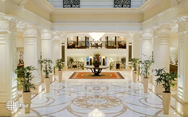 Corinthia Grand Hotel Royal 4
