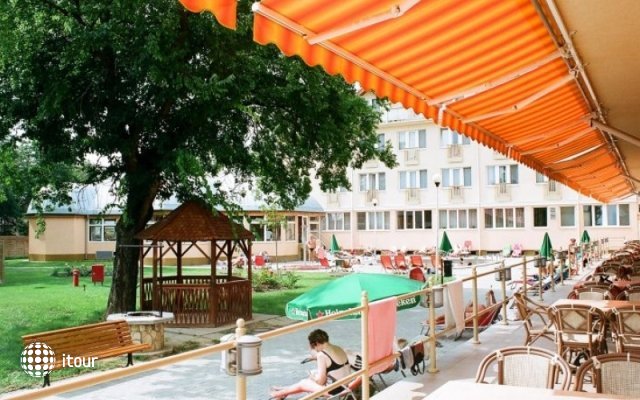 Hungarospa Thermal Hotel  9
