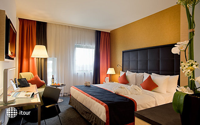 Crowne Plaza St. Petersburg Airport Hotel 18