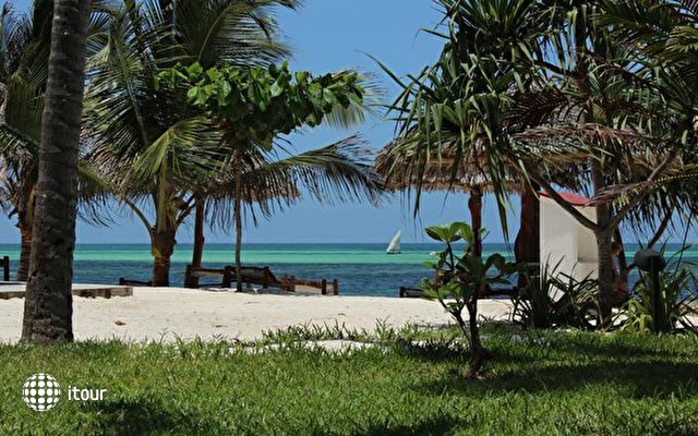Uroa Bay Beach Resort 12