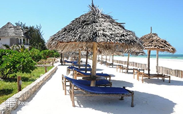 Waridi Beach Resort & Spa 7