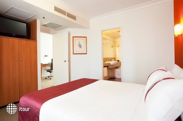 Holiday Inn Darling Harbour 9