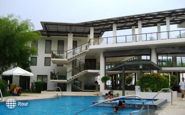 Discovery Shores Boracay Resort 1