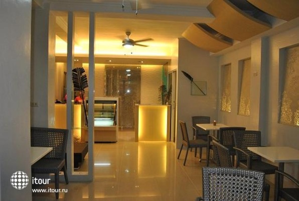 Arwana Hotel & Restaurant Boracay 8