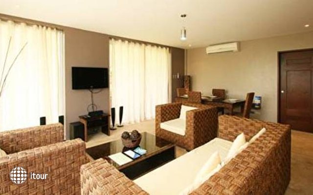 Tanawin Luxury Apartments 8