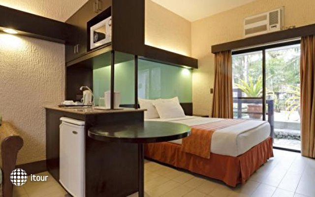 Microtel Inn & Suites By Wyndham Boracay Hotel  10