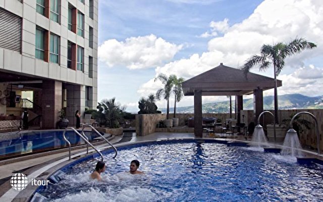 Crown Regency Hotel & Towers Cebu  2