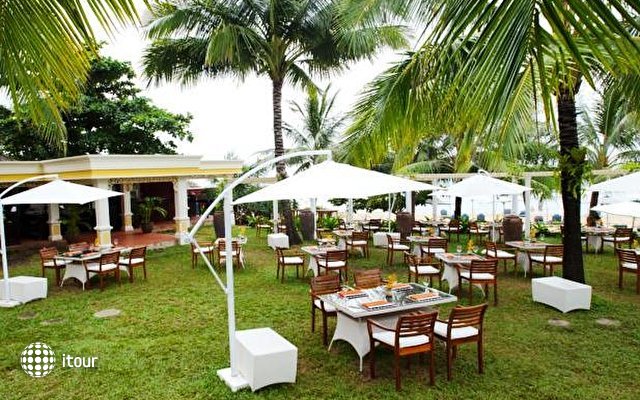 La Veranda Resort 15