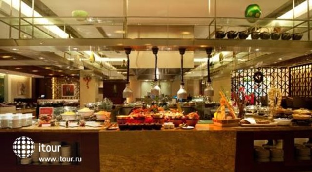 Crowne Plaza West Hanoi 11