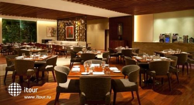 Crowne Plaza West Hanoi 14