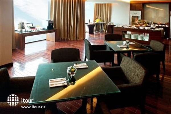 Crowne Plaza West Hanoi 24