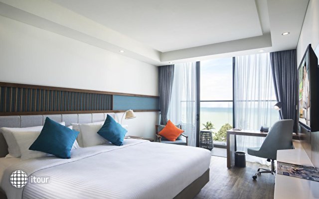 Citadines Bayfront Nha Trang Hotel 6