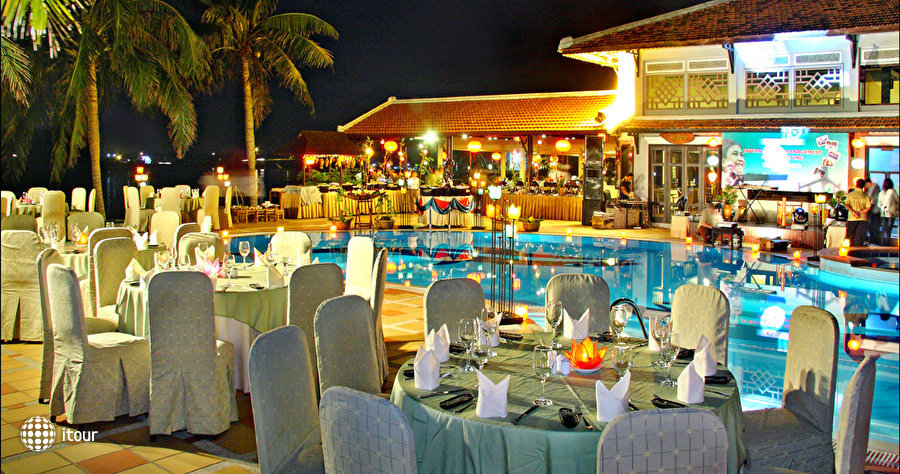 Hoi An Beach Resort 7