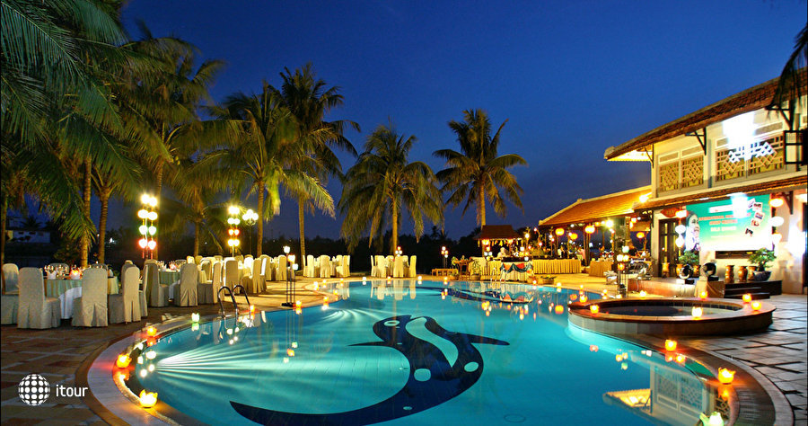 Hoi An Beach Resort 9