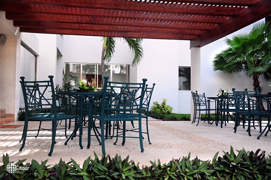 Ambiance Suites Cancun 5
