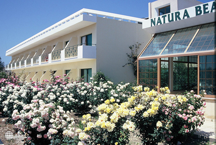 Natura Beach Hotel & Villas 2