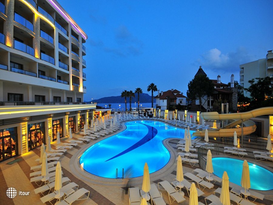 Golden Rock Beach Hotel 24