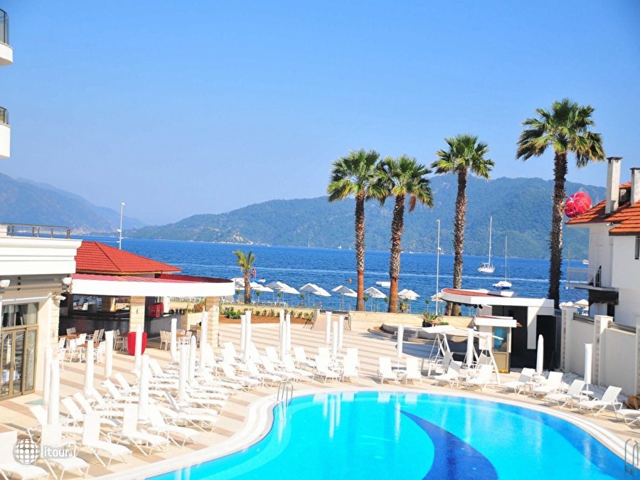 Golden Rock Beach Hotel 29