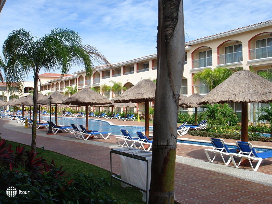 Sandos Riviera Beach Resort And Spa 4