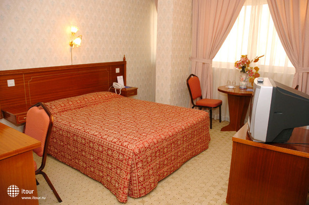 http://statica2.obnovlenie.ru/hotelfoto/thumb/640x400x1/11/63/5200/rafee-hotel_2.jpg